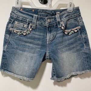 Miss Me signature mid shorts